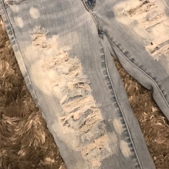 AEO hi rise jegging light wash distressed jeans - Picture 3 of 6